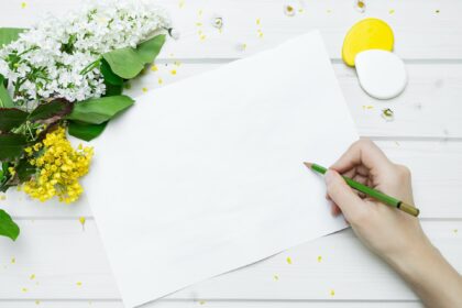 Dlužník si nemůže napsat insolvenční návrh na oddlužení sám. Potřebuje k tomu akreditovanou osobu.