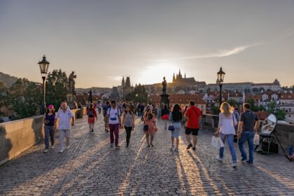 Kdo může vstoupit do insolvence a oddlužení – vlastně úplně každý včetně zadlužených dětí (u nich musí být zákonný zástupce)